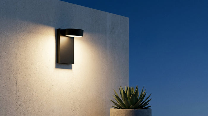 Luminaire extérieur connecté : bien choisir sa lumière du soir