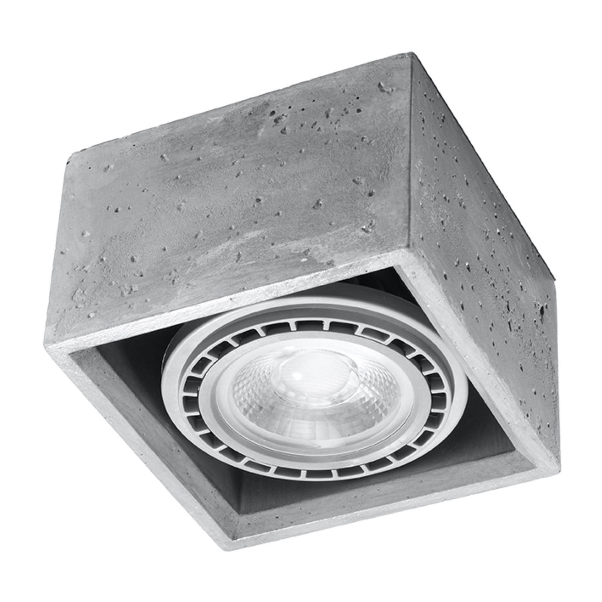Vue de trois quarts du plafonnier carré en béton avec ampoule encastrée.