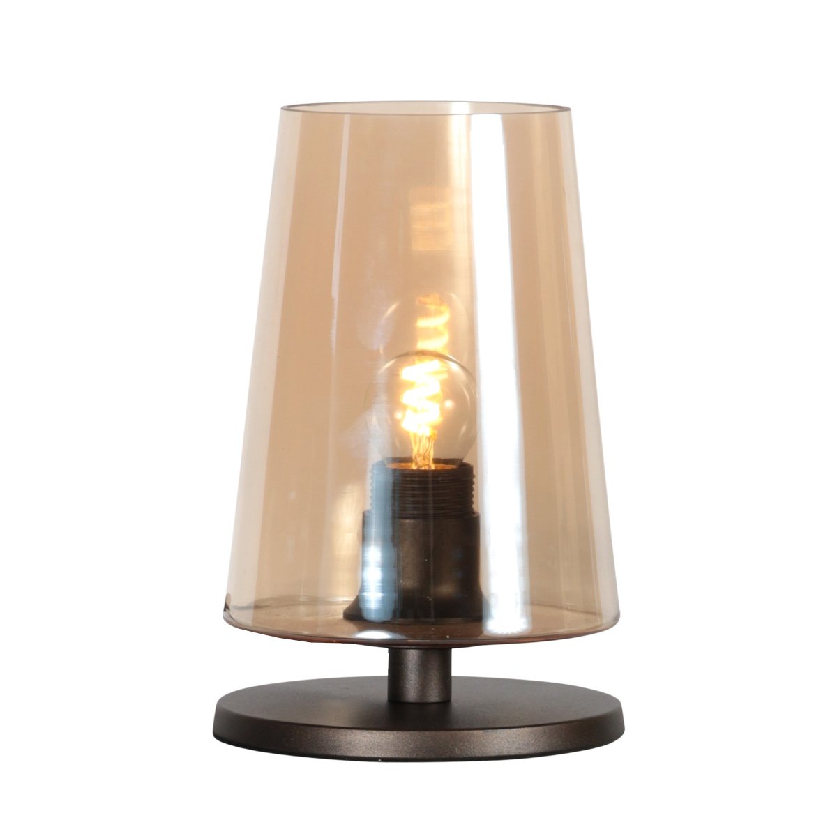 Lampe à poser de face sur fond blanc, abat-jour conique en verre ambré