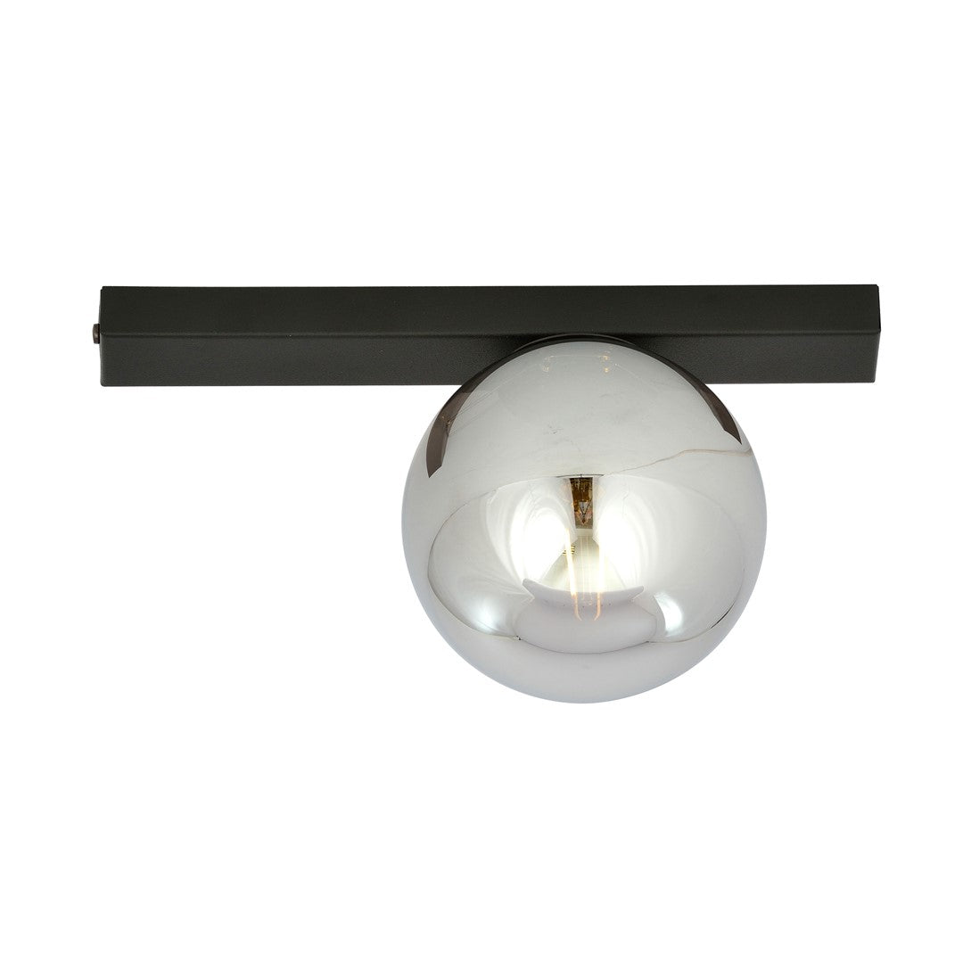 Plafonnier noir avec globe en verre graphite et ampoule allumée, vue de face sur fond blanc.