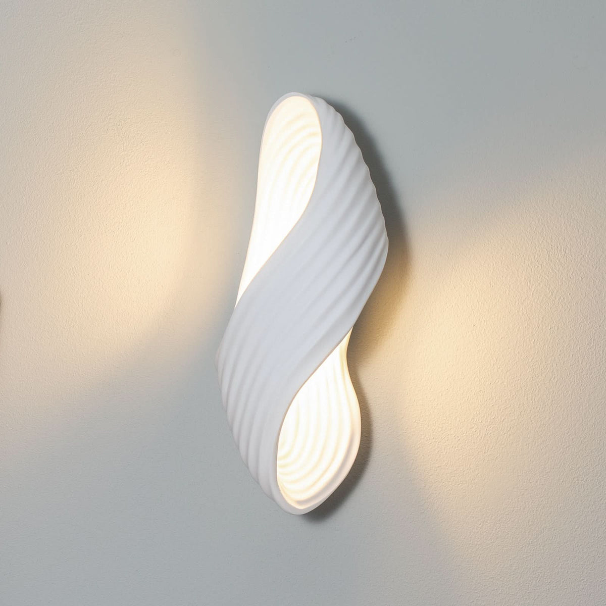 Applique murale Ornela en plâtre, blanc, hauteur 29,5 cm