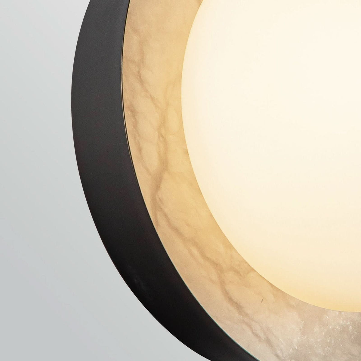 Applique murale LED Alonso en verre, bronze et blanc satiné, Ø 21,6 cm