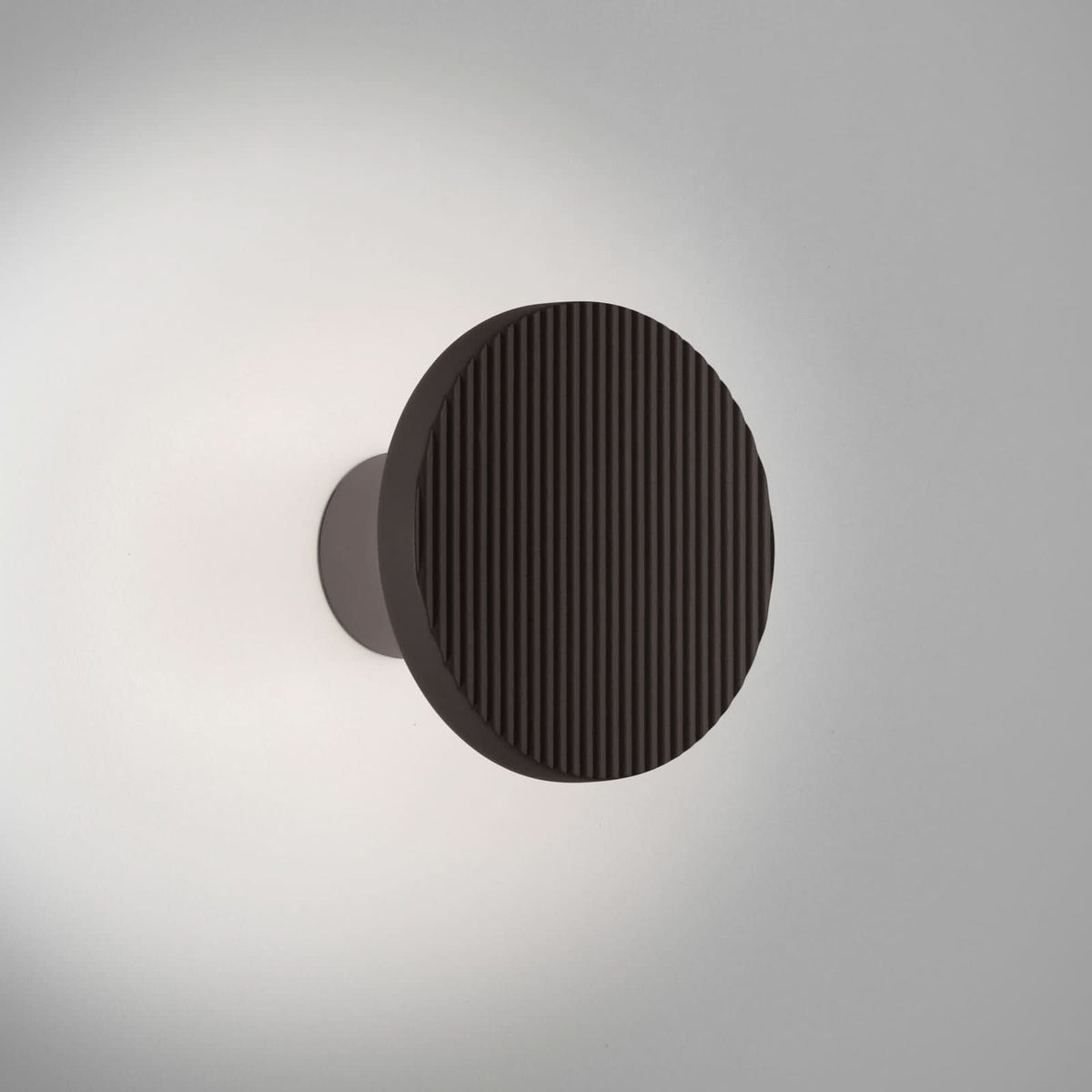 Applique murale LED Arid A/01 en aluminium, noir, Ø 14 cm, IP44