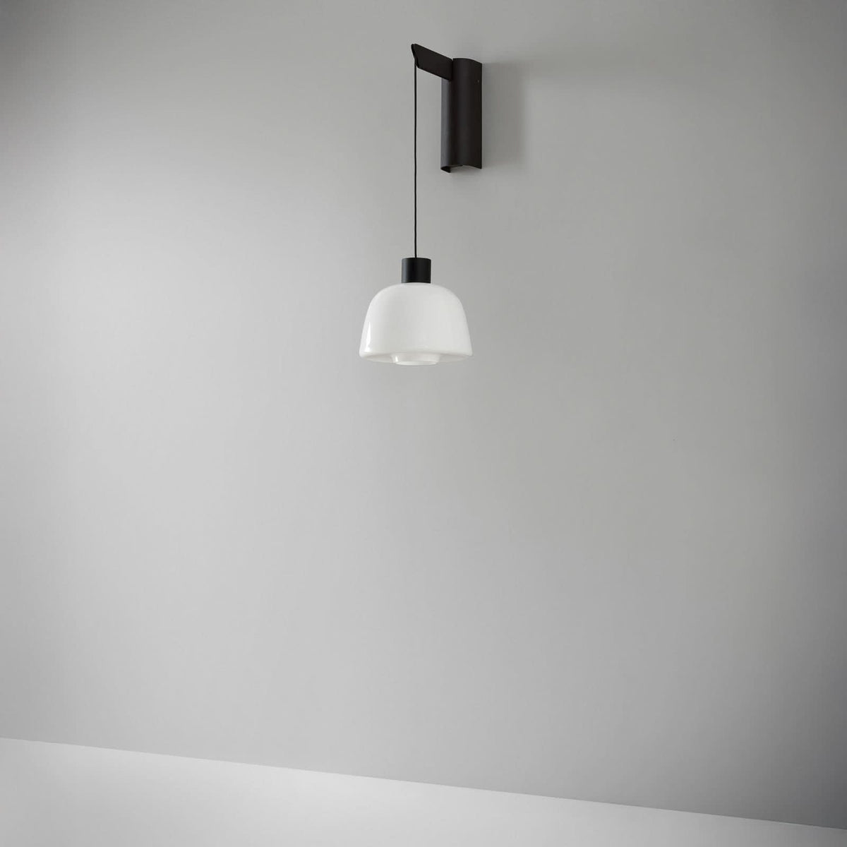Applique murale LED Drep A/01 en verre, blanc et noir, hauteur 39,8 cm