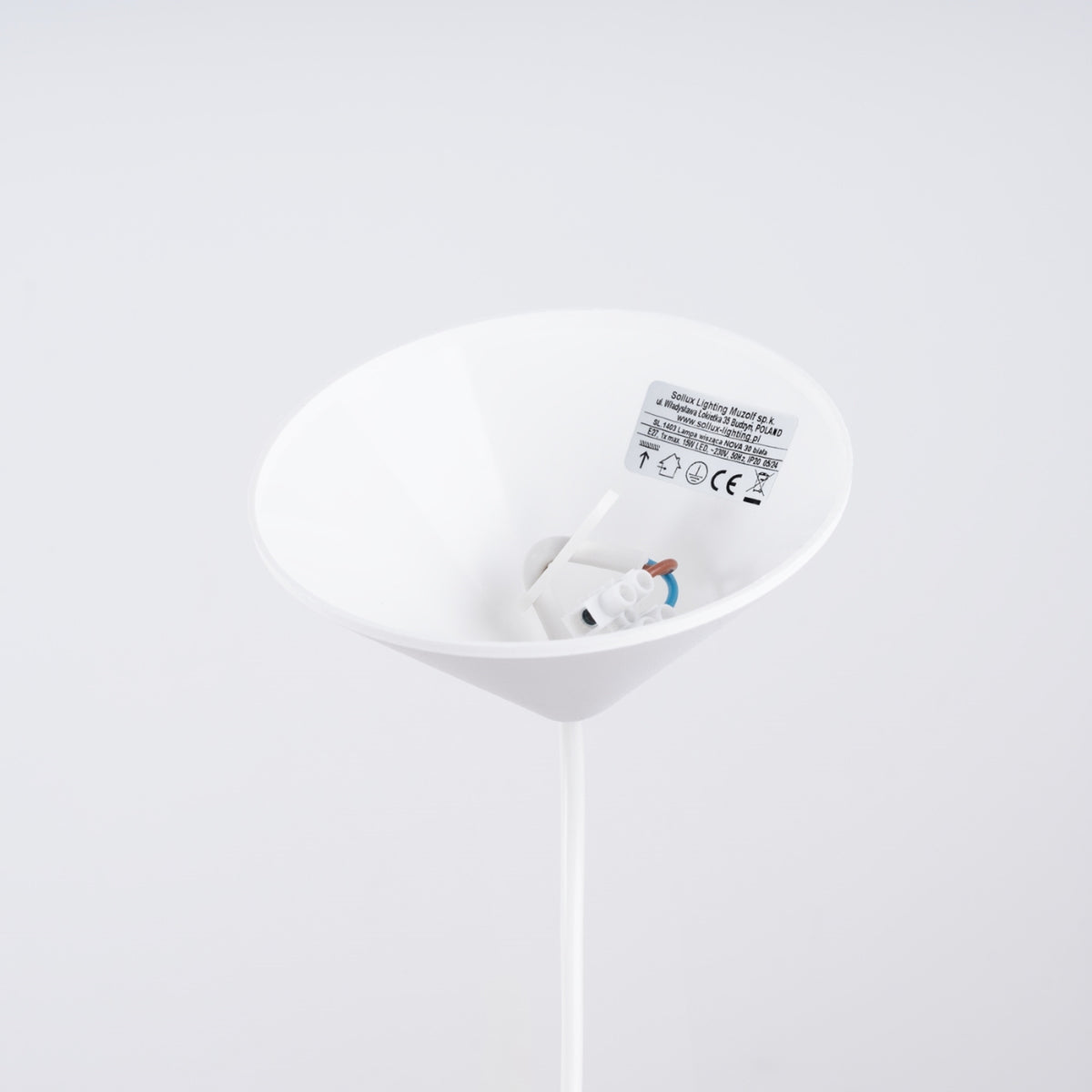 Détail de la rosace démontée avec étiquette technique et dominos de connexion