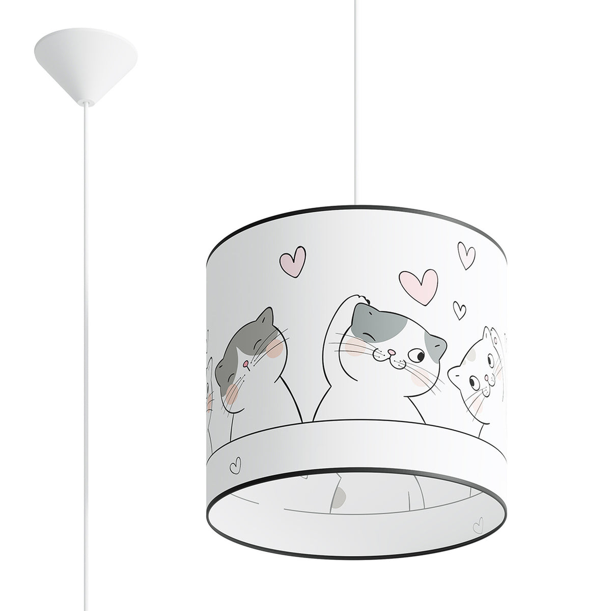 Vue de face de la lampe suspendue, abat-jour cylindrique blanc orné de chats et de cœurs.