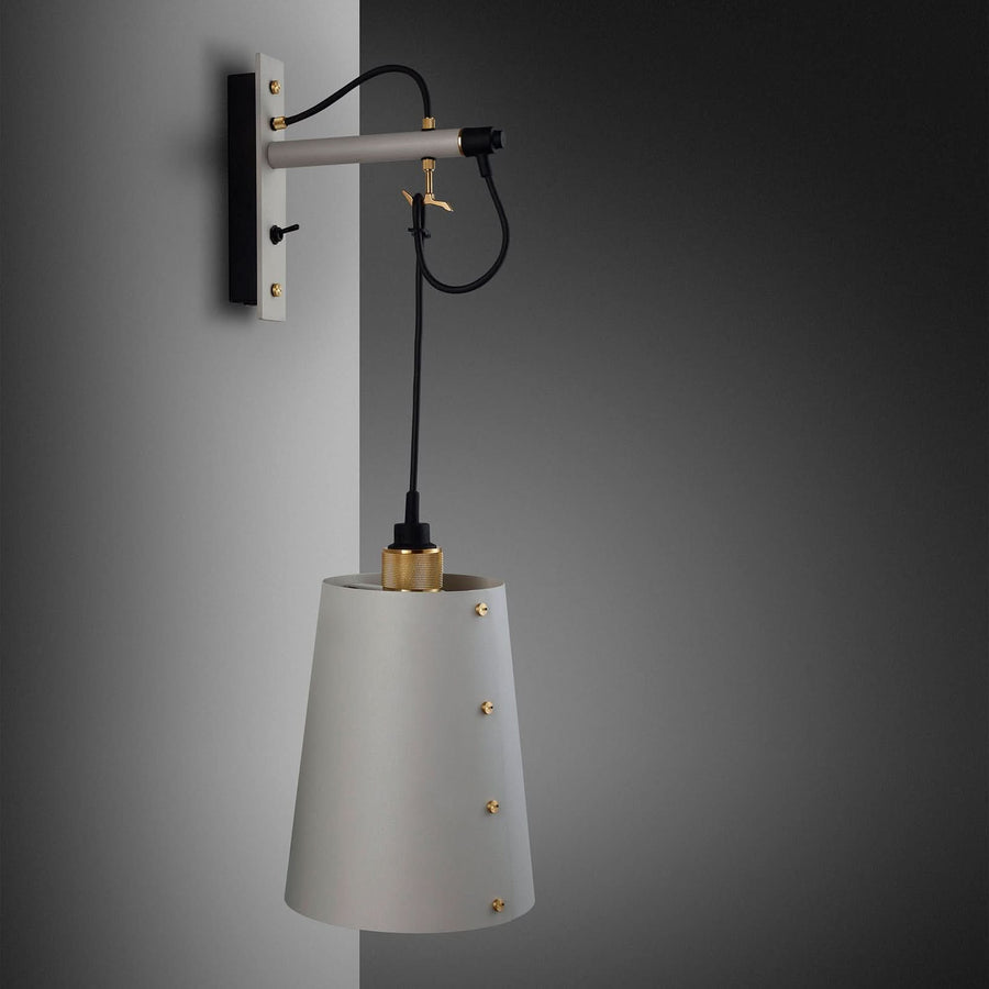 Applique murale Hooked Wall en acier, gris clair et laiton, 40 W, modèle 3