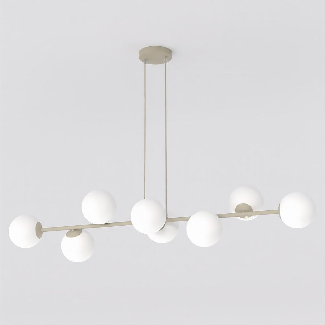 Suspension beige à huit globes de verre blanc alignés sur une barre horizontale