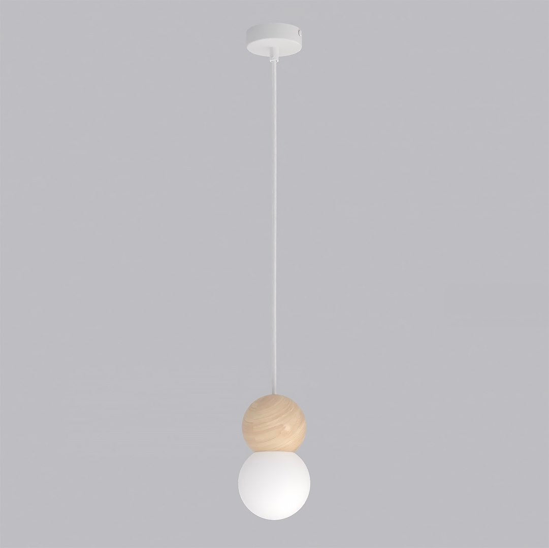 Suspension blanche entière sur fond gris, sphère en bois et globe de verre
