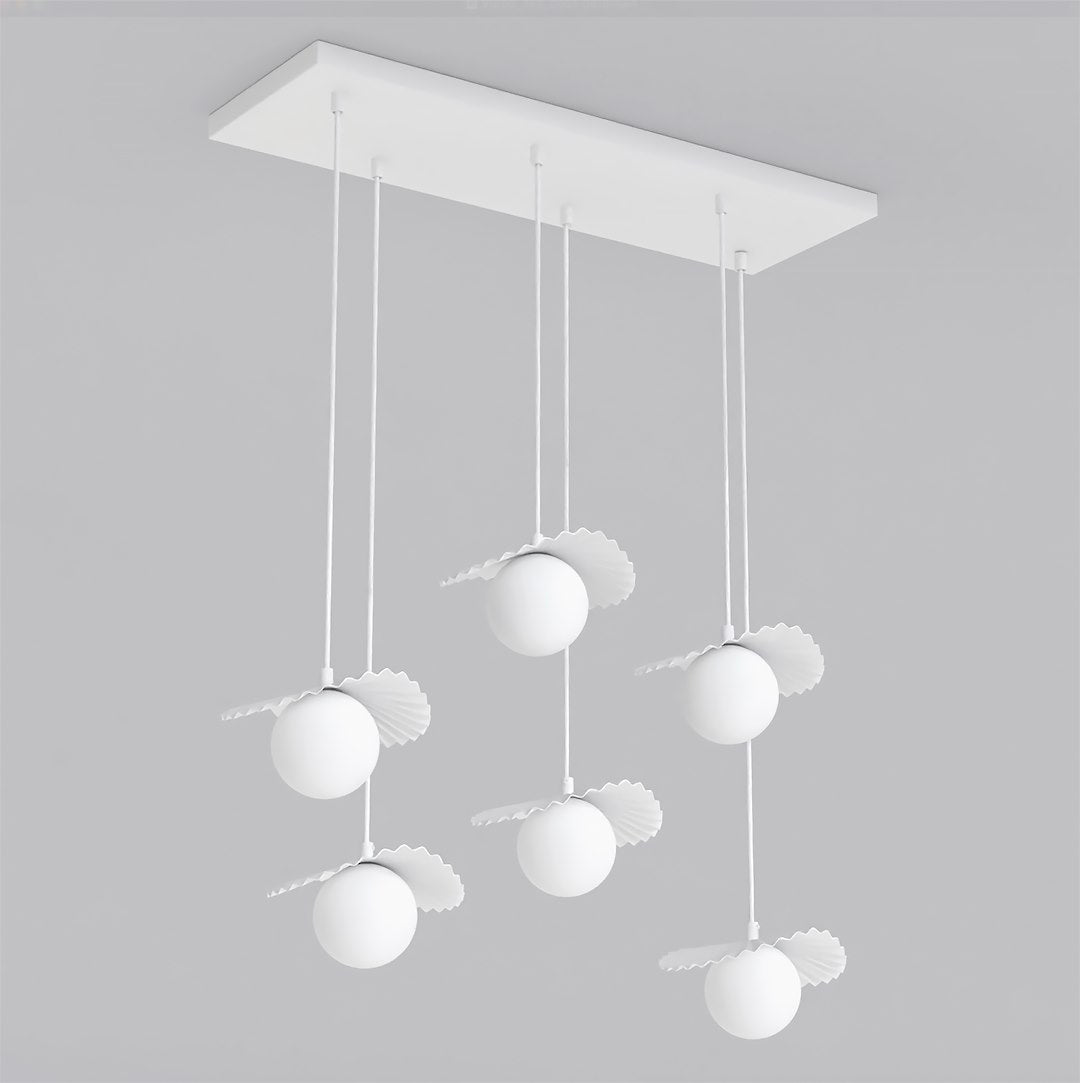 Vue de face du luminaire suspendu blanc à six globes opale