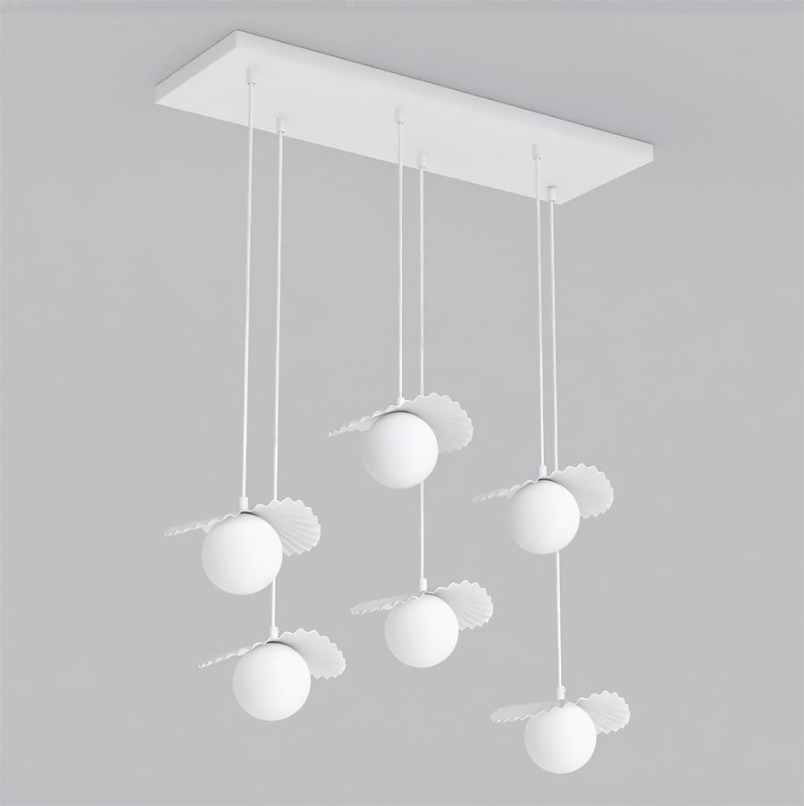 Vue de face du luminaire suspendu blanc à six globes opale