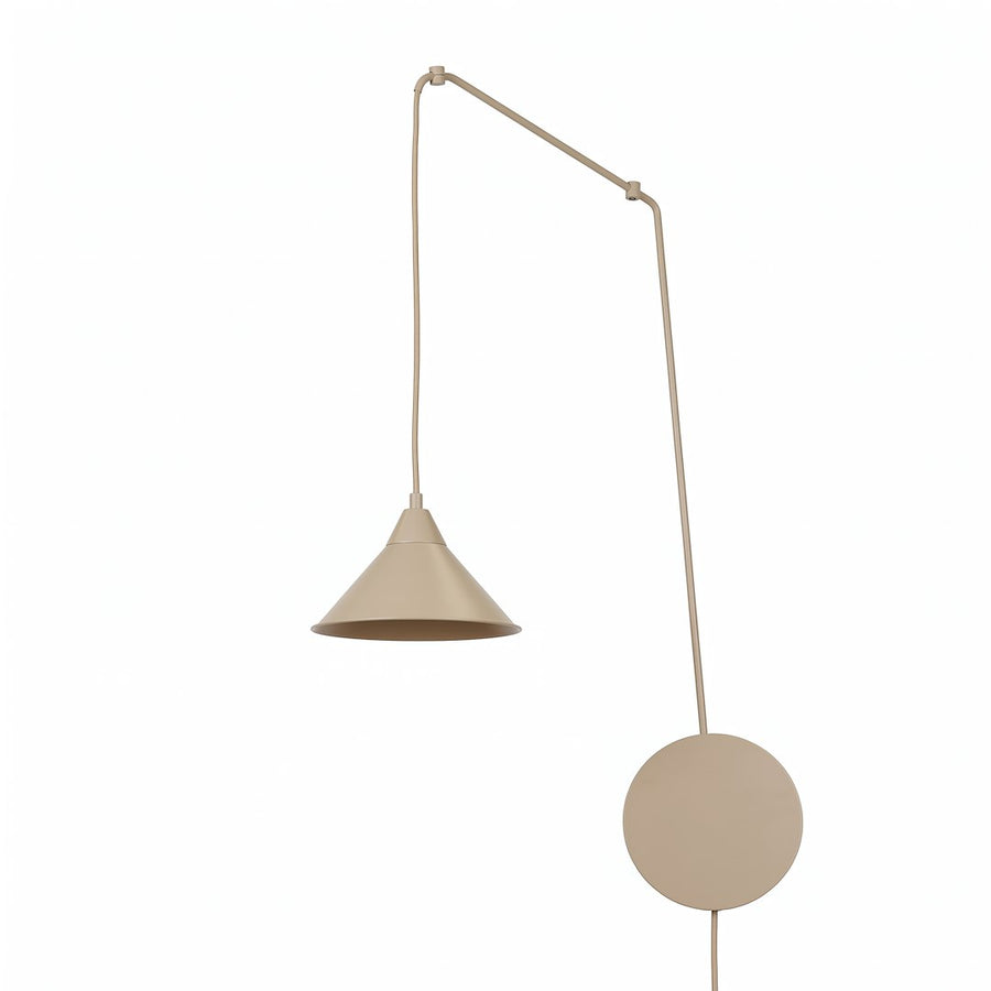 Suspension beige sur fond blanc, vue de face avec abat-jour conique et câble