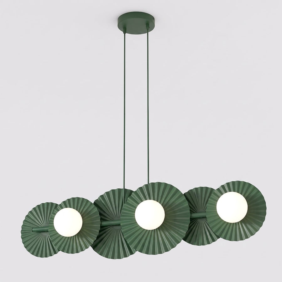 Suspension verte à six abat-jours plissés en éventail et globes de verre blanc