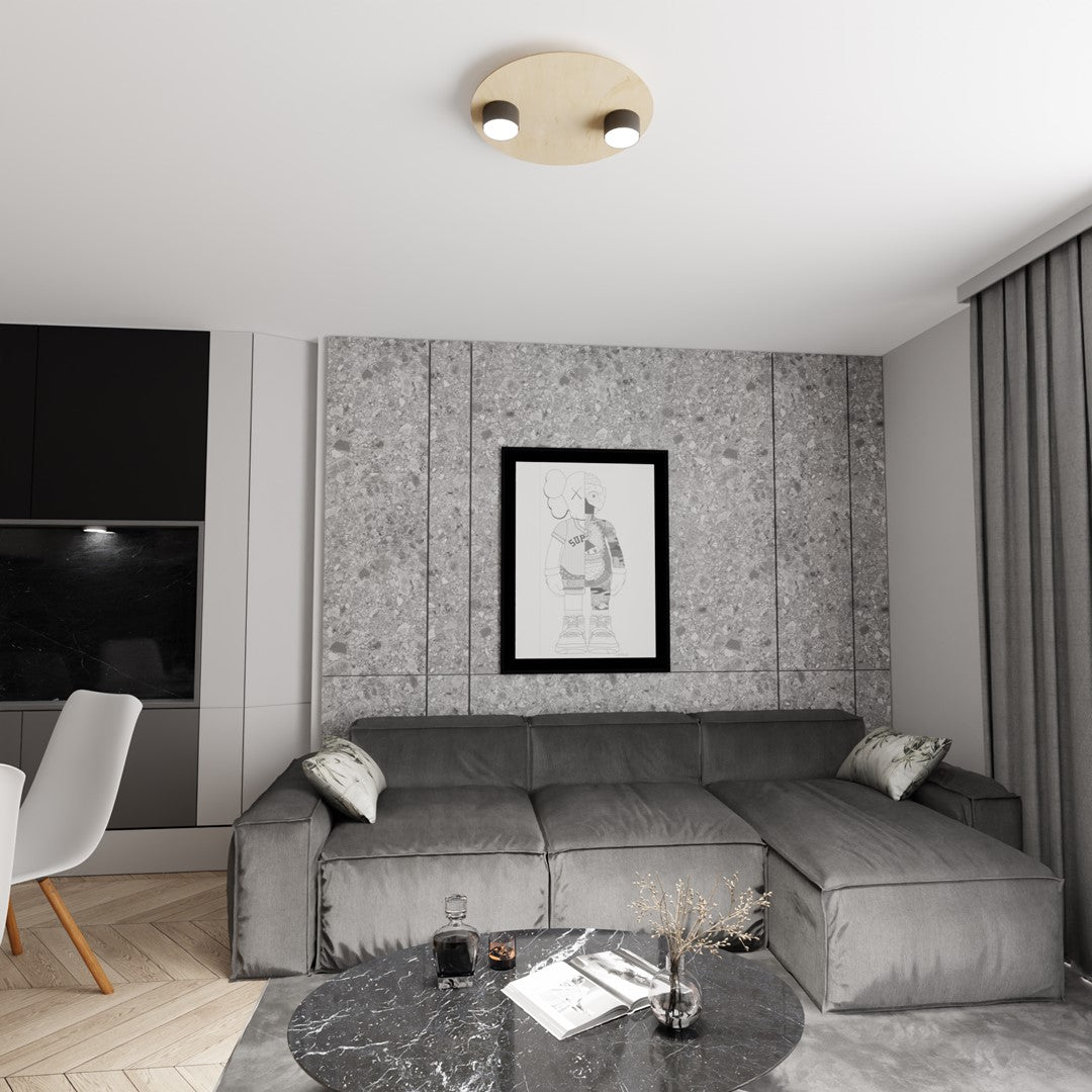 Ambiance salon gris avec le plafonnier rond en bois fixé au plafond