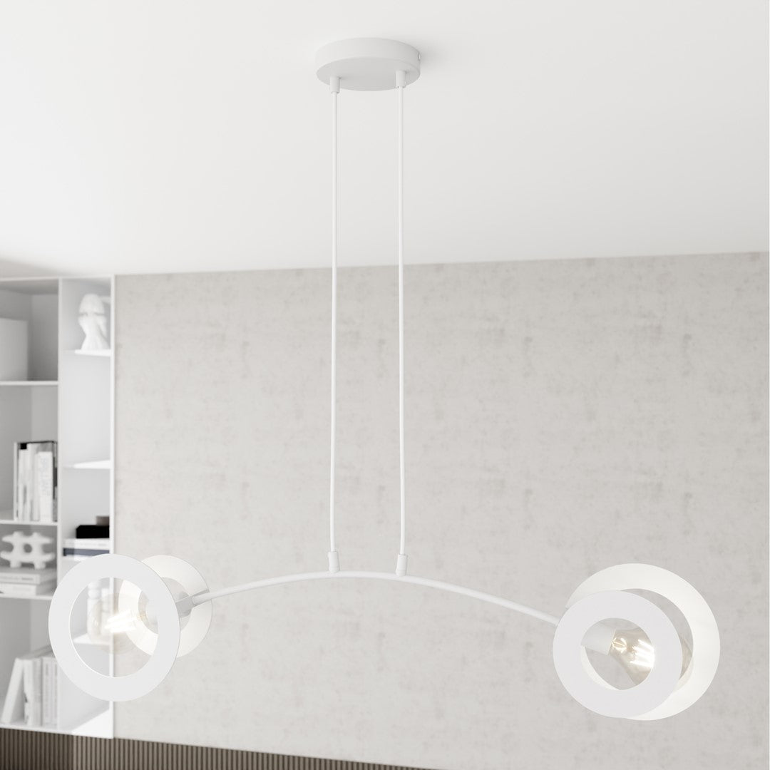 Second angle du luminaire allumé, deux cercles lumineux devant un mur gris