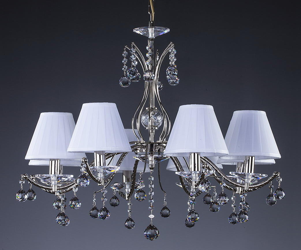 Lustre complet à bras multiples, abat-jour blancs et pendentifs en cristal scintillant