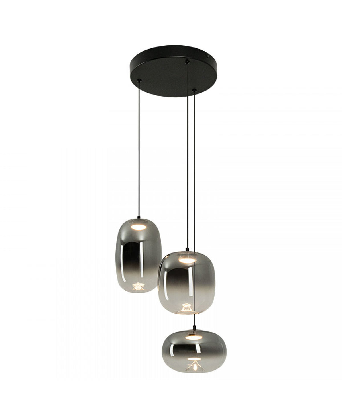 Luminaire allumé sur fond blanc, éclat du verre fumé et câbles noirs fins.
