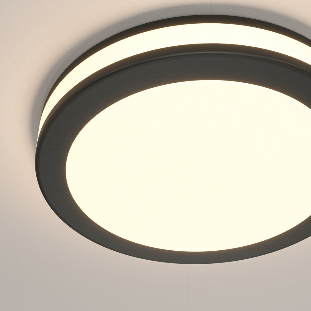 Détail du bord noir mat et de la lumière blanche uniforme
