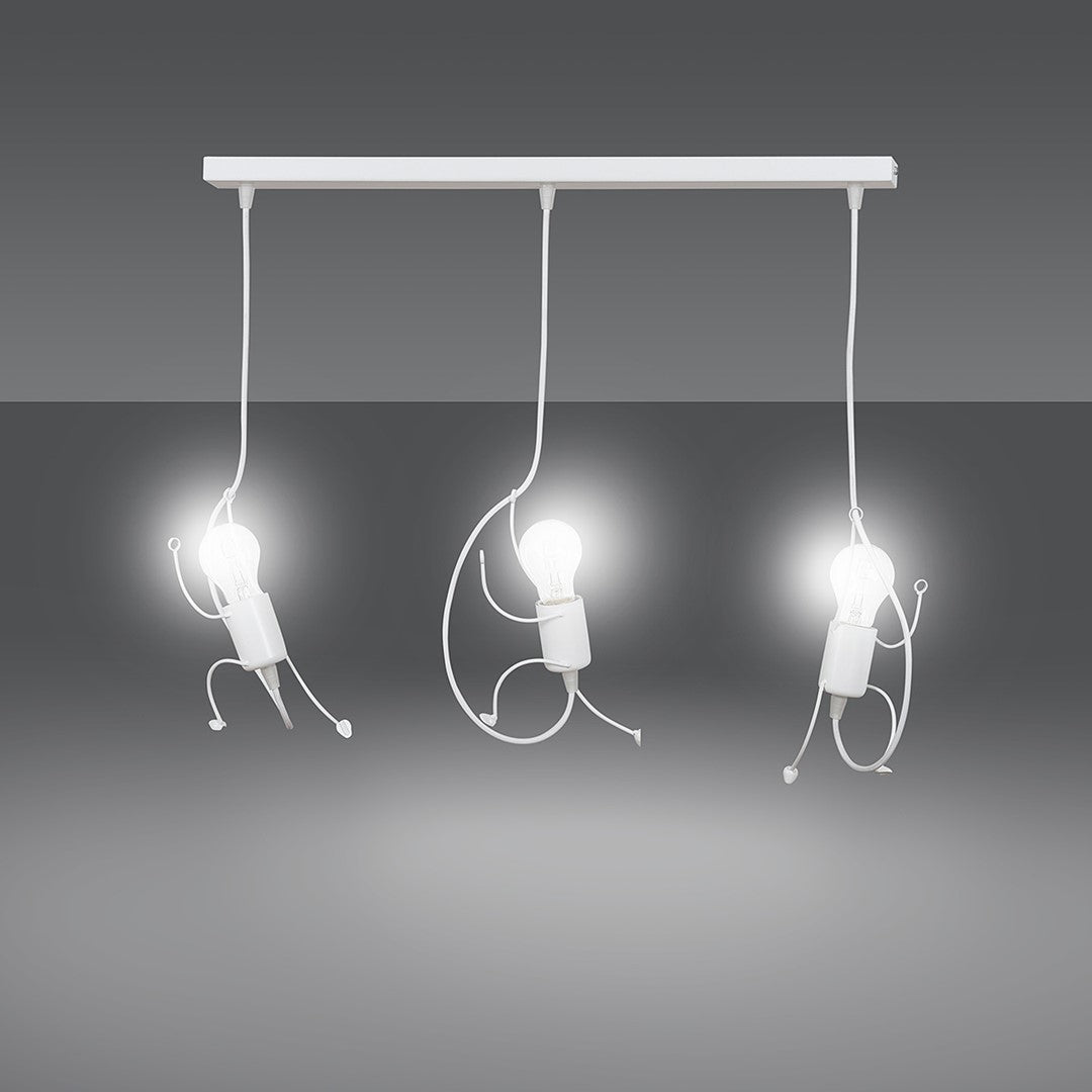 Suspension blanche allumée, trois ampoules apparentes émettent une lumière blanche sur fond gris dégradé.