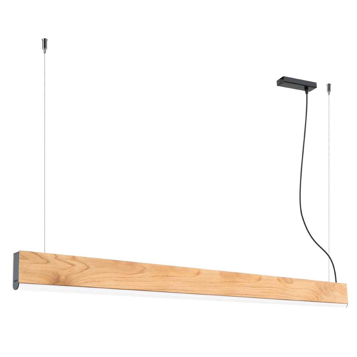Vue de face de la lampe suspendue en bois clair avec câbles et fixation au plafond.