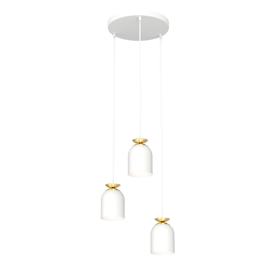 Suspension trois lumières blanches, abat-jours cloche et colliers dorés, vue de face