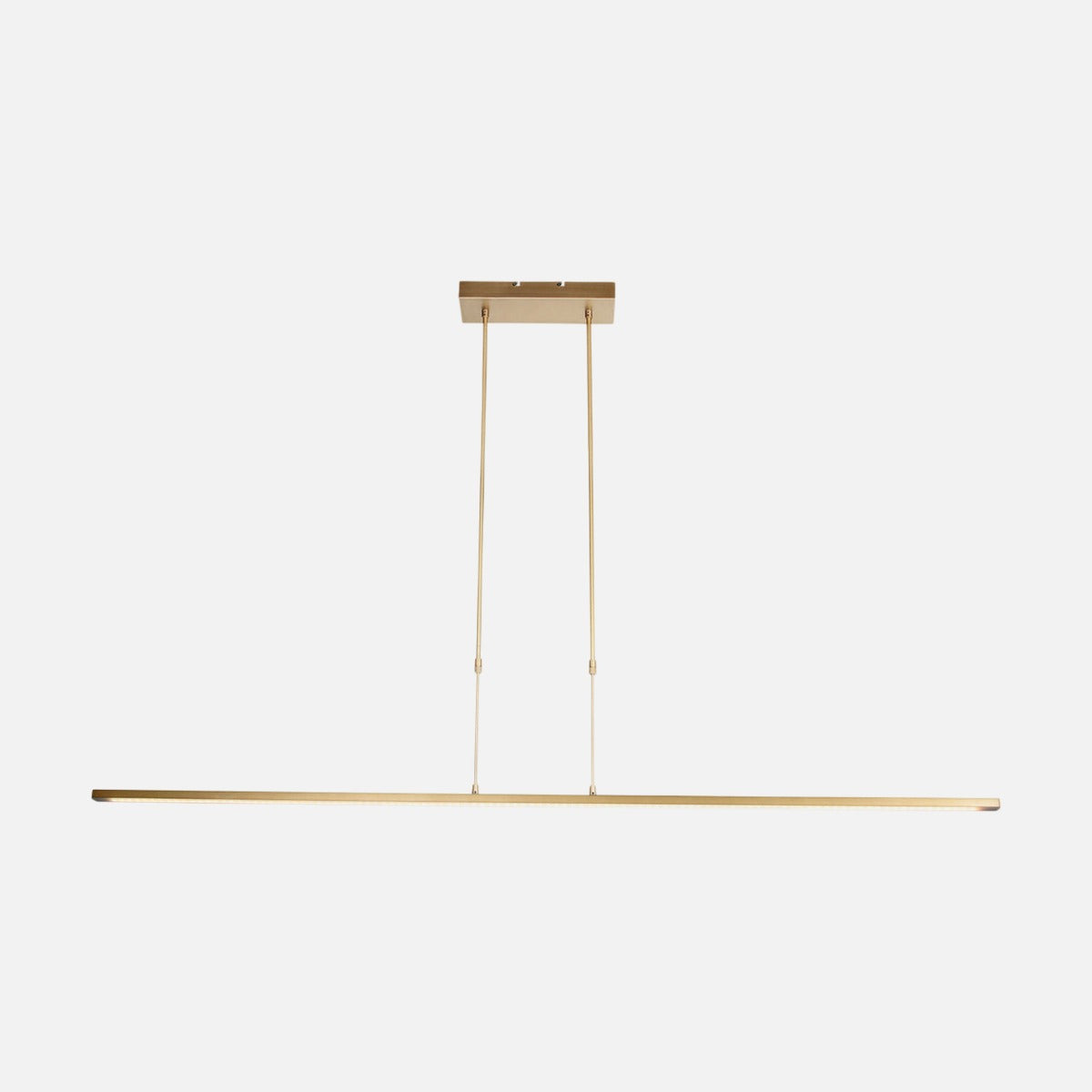 Suspension dorée design oblongue 155 cm sur fond gris