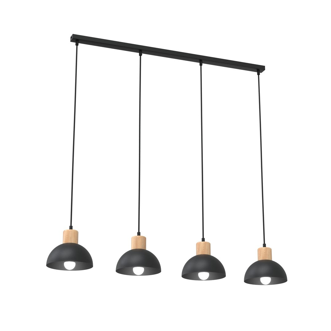 Suspension noire à quatre abat-jours dôme et détail en bois clair sur fond blanc.