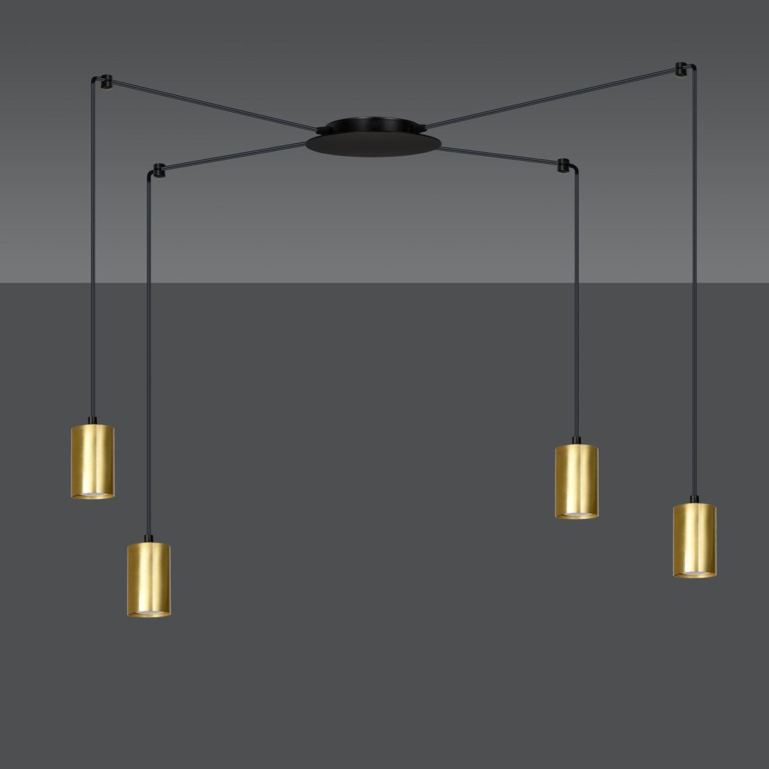 Vue de face sur fond gris anthracite, suspension noire et dorée avec quatre cylindres lumineux.