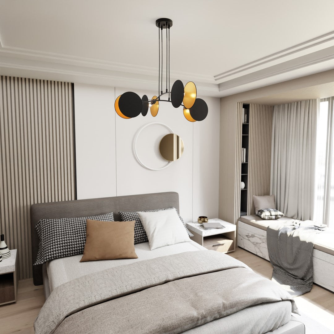 Suspension installée au-dessus d'un lit dans une chambre contemporaine claire