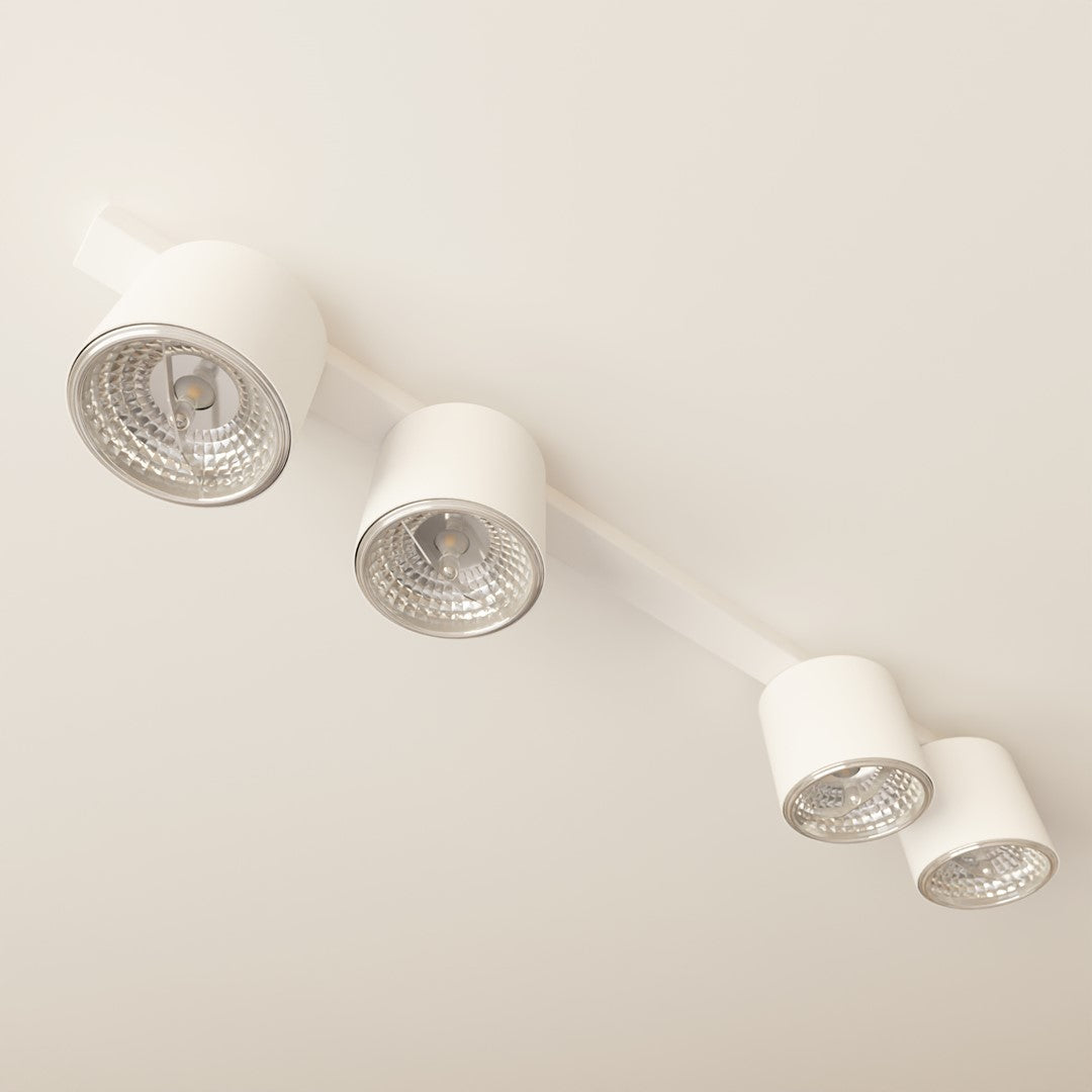 Détail des réflecteurs argentés et des ampoules des quatre spots cylindriques blancs