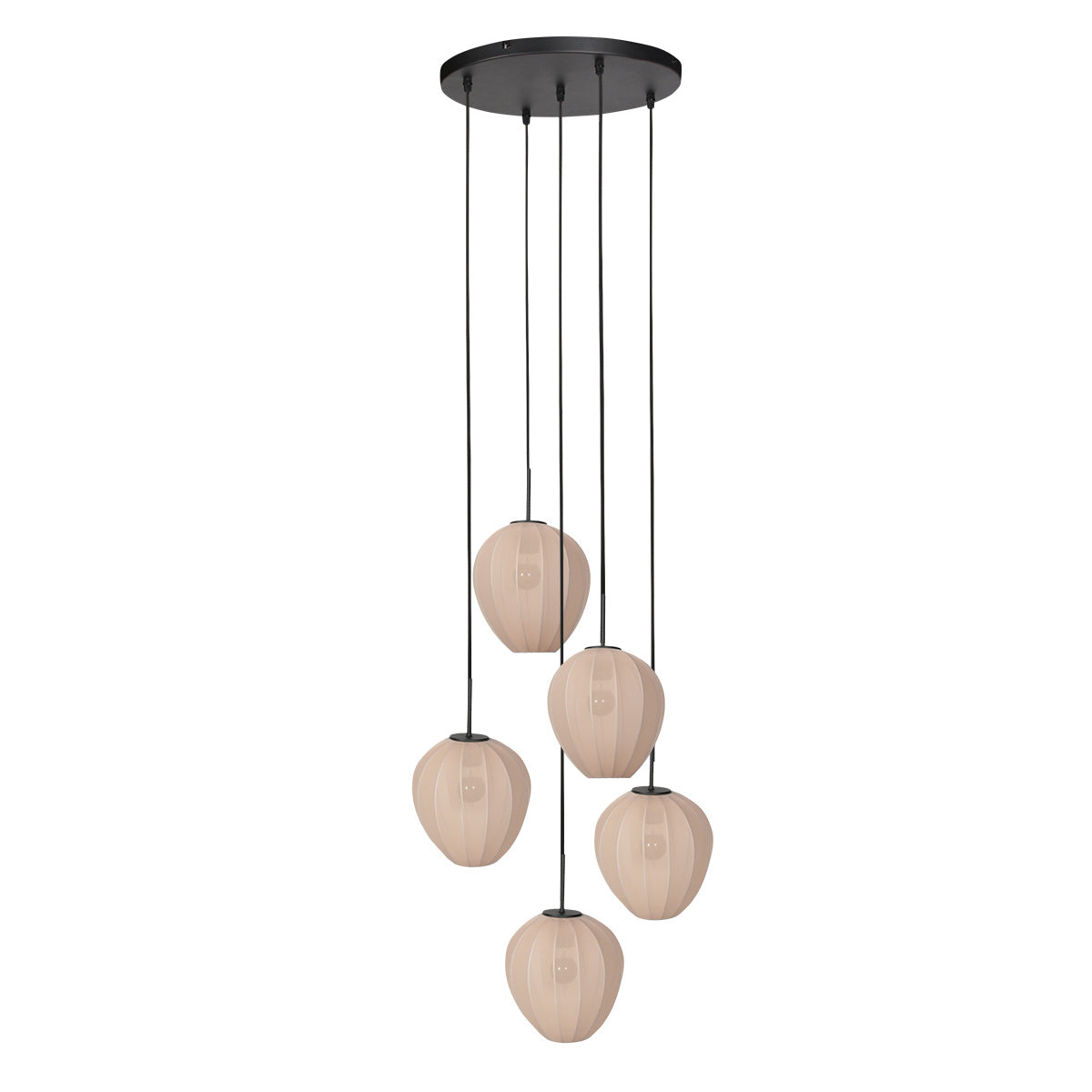 Plan large montrant la rosace ronde noire et les cinq suspensions à hauteurs variables