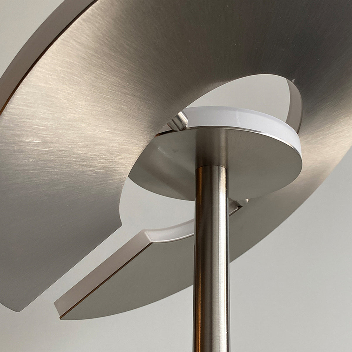 Lampadaire LED Dent en métal, nickel, hauteur 180 cm