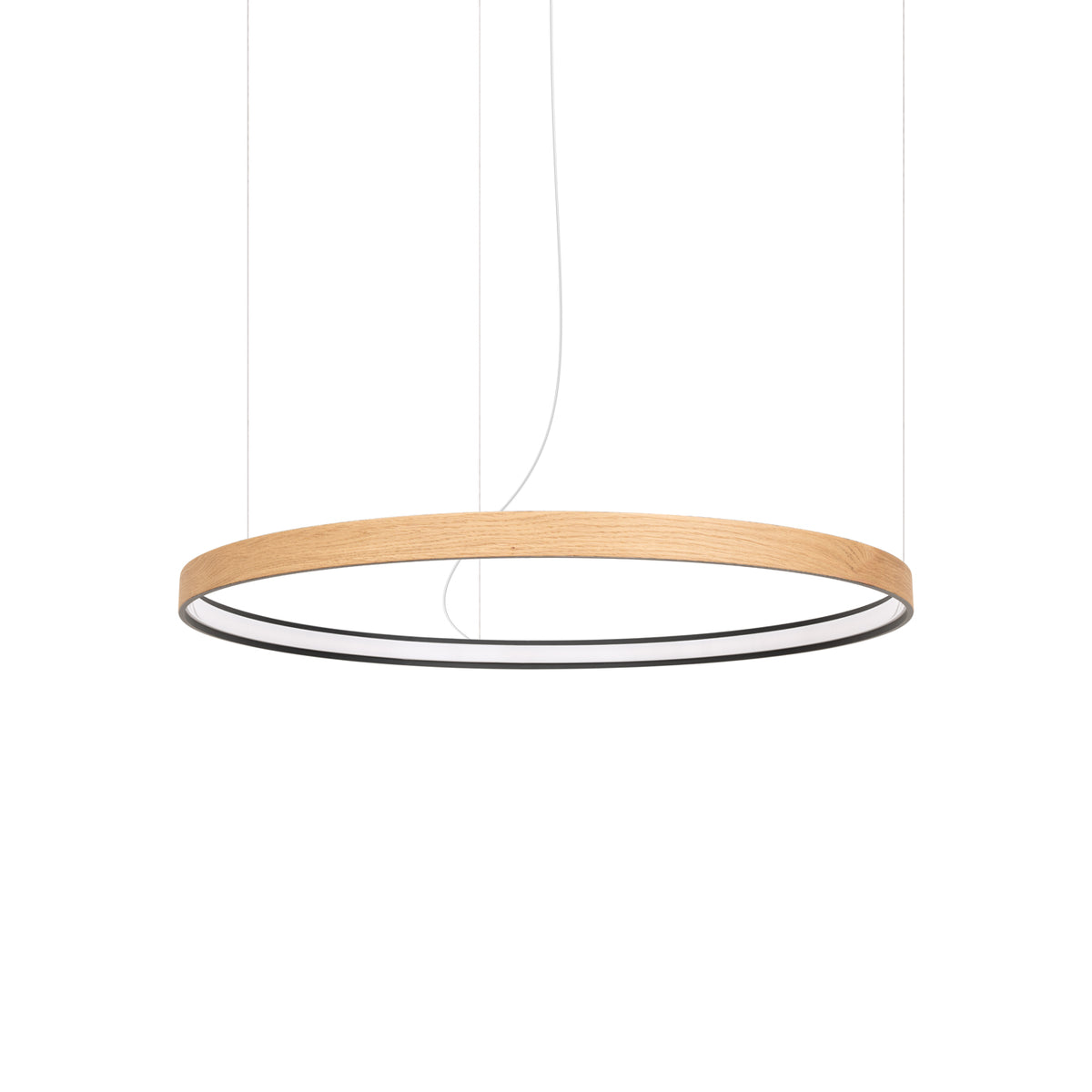 Lustre annulaire suspendu, cerclage bois clair et diffuseur LED blanc, vue de face sur fond blanc