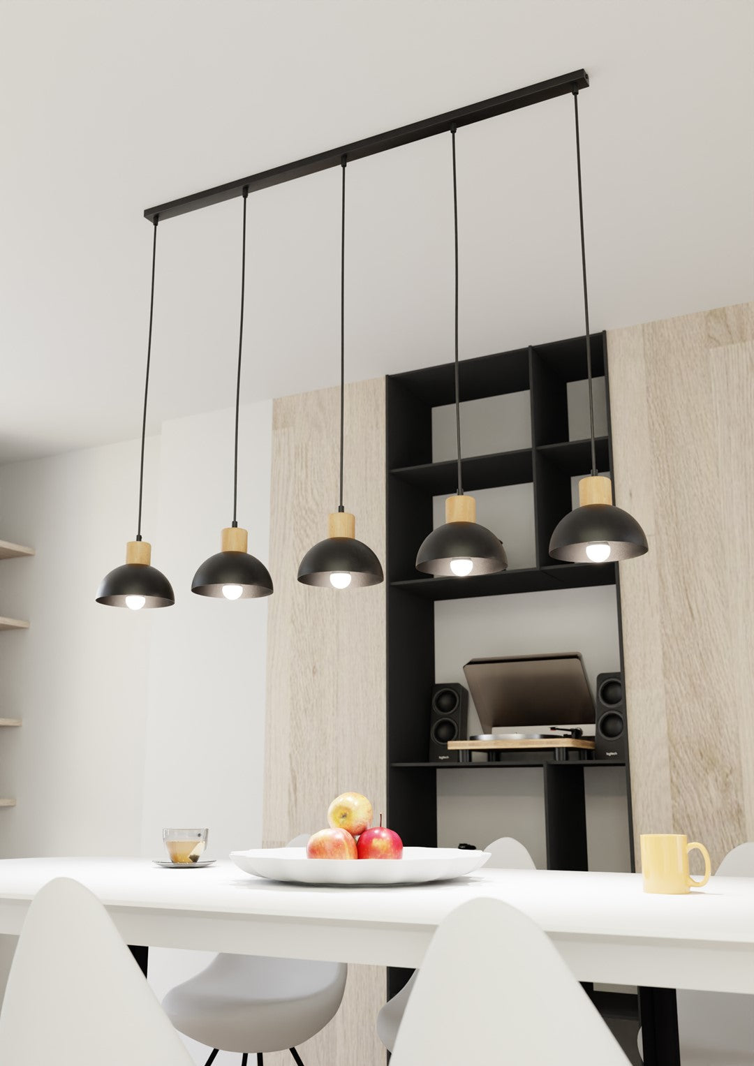 Mise en ambiance au-dessus d'une table de salle à manger blanche et lumineuse