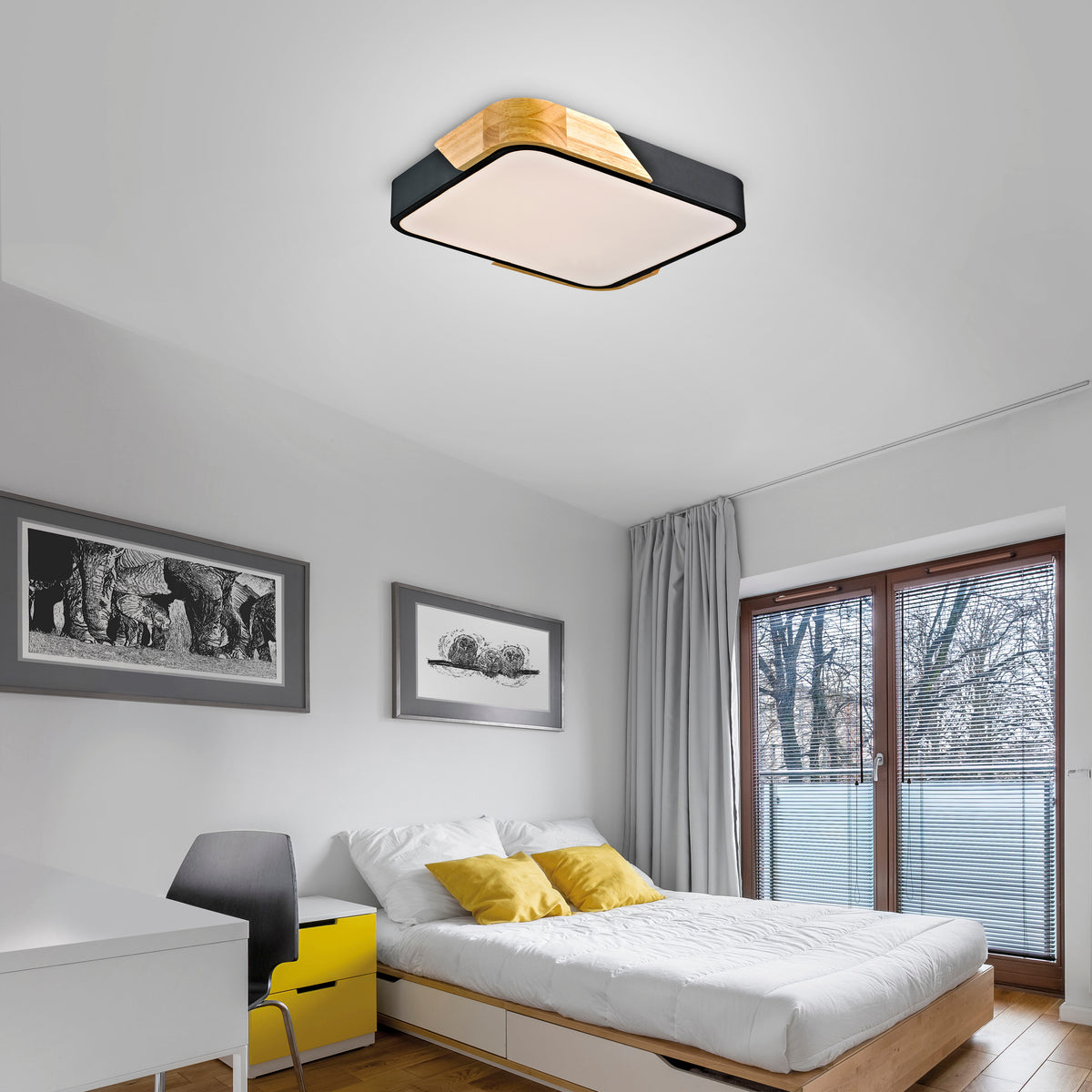 Plafonnier installé au plafond d'une chambre, mise en ambiance