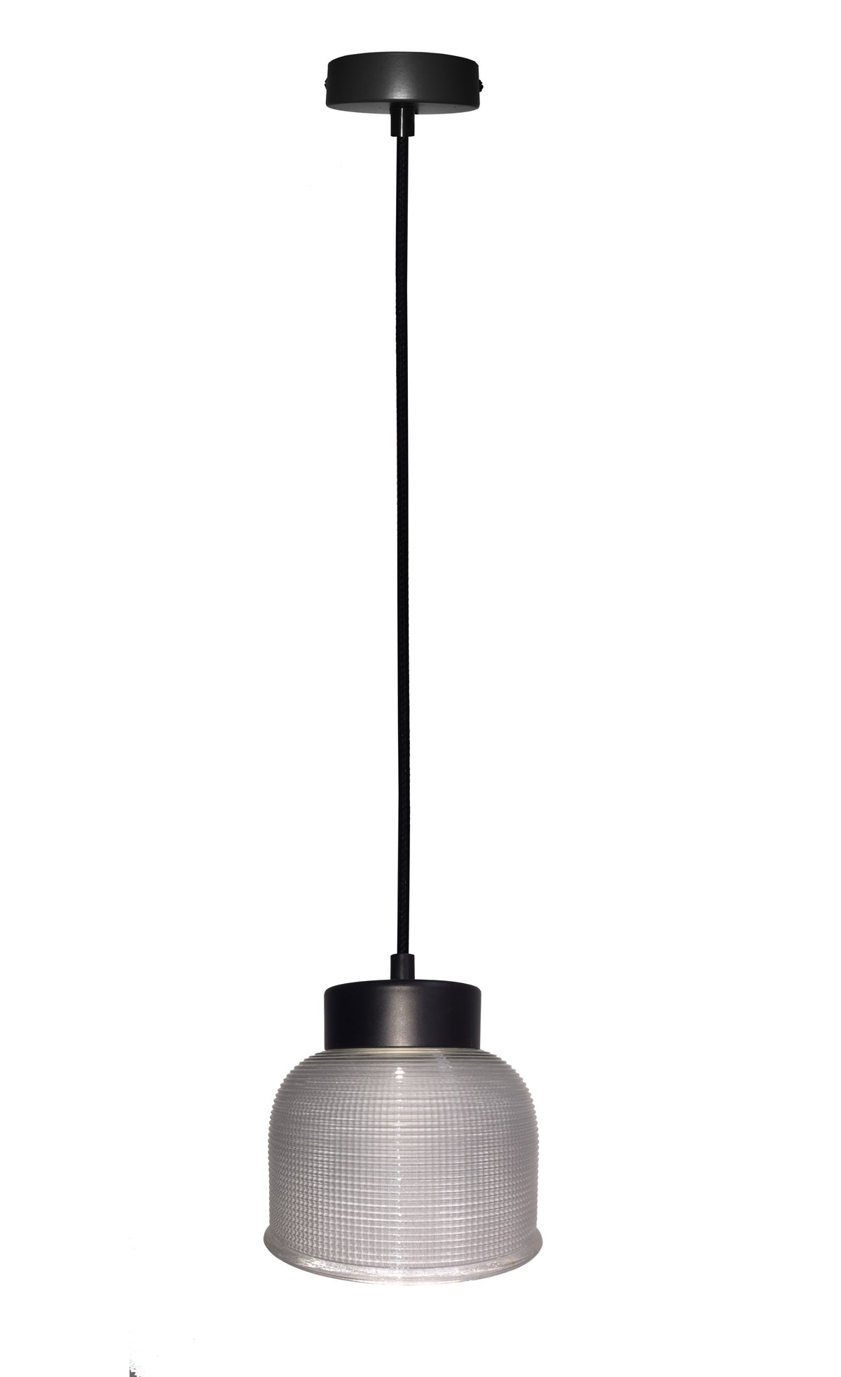 Suspension noire avec abat-jour en verre strié, vue de face sur fond blanc.