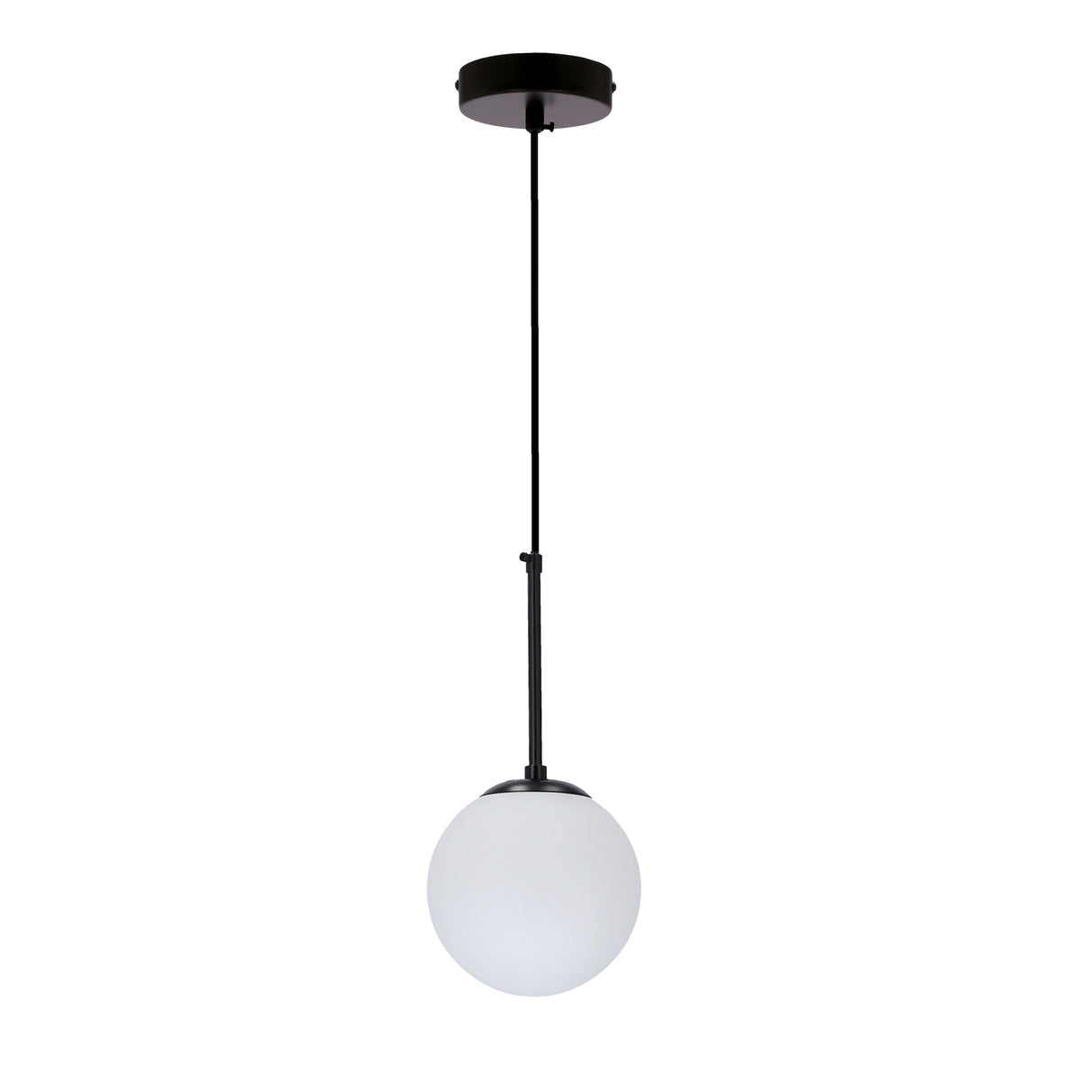 Vue de face du luminaire suspendu avec sphère en verre blanc et tige noire.