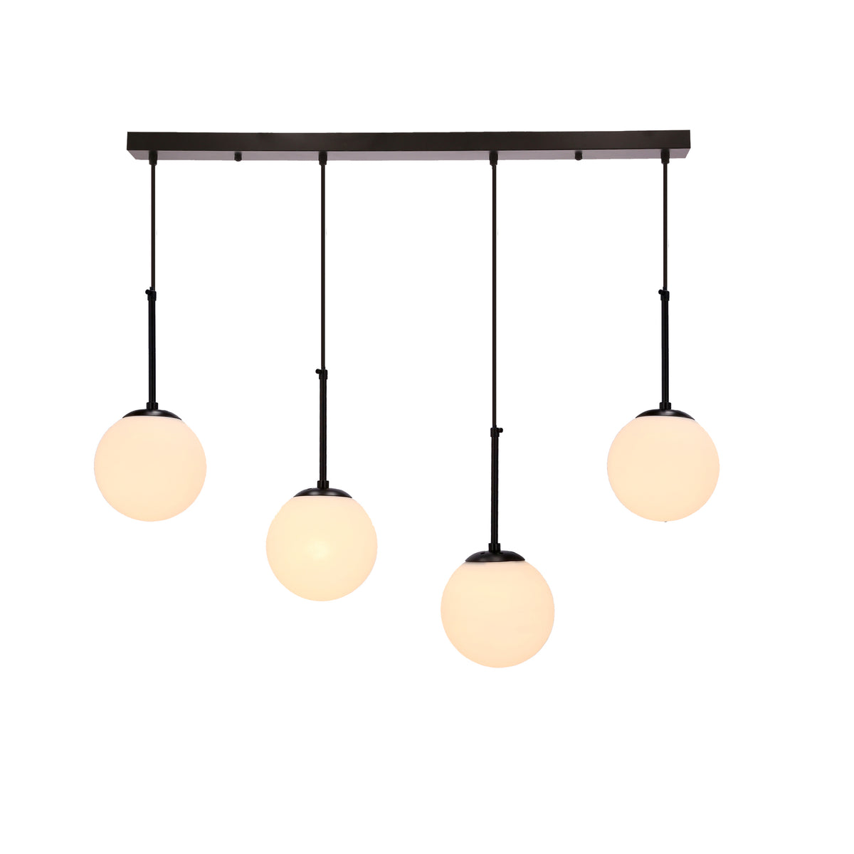 Suspension allumée diffusant une lumière chaude à travers les globes de verre