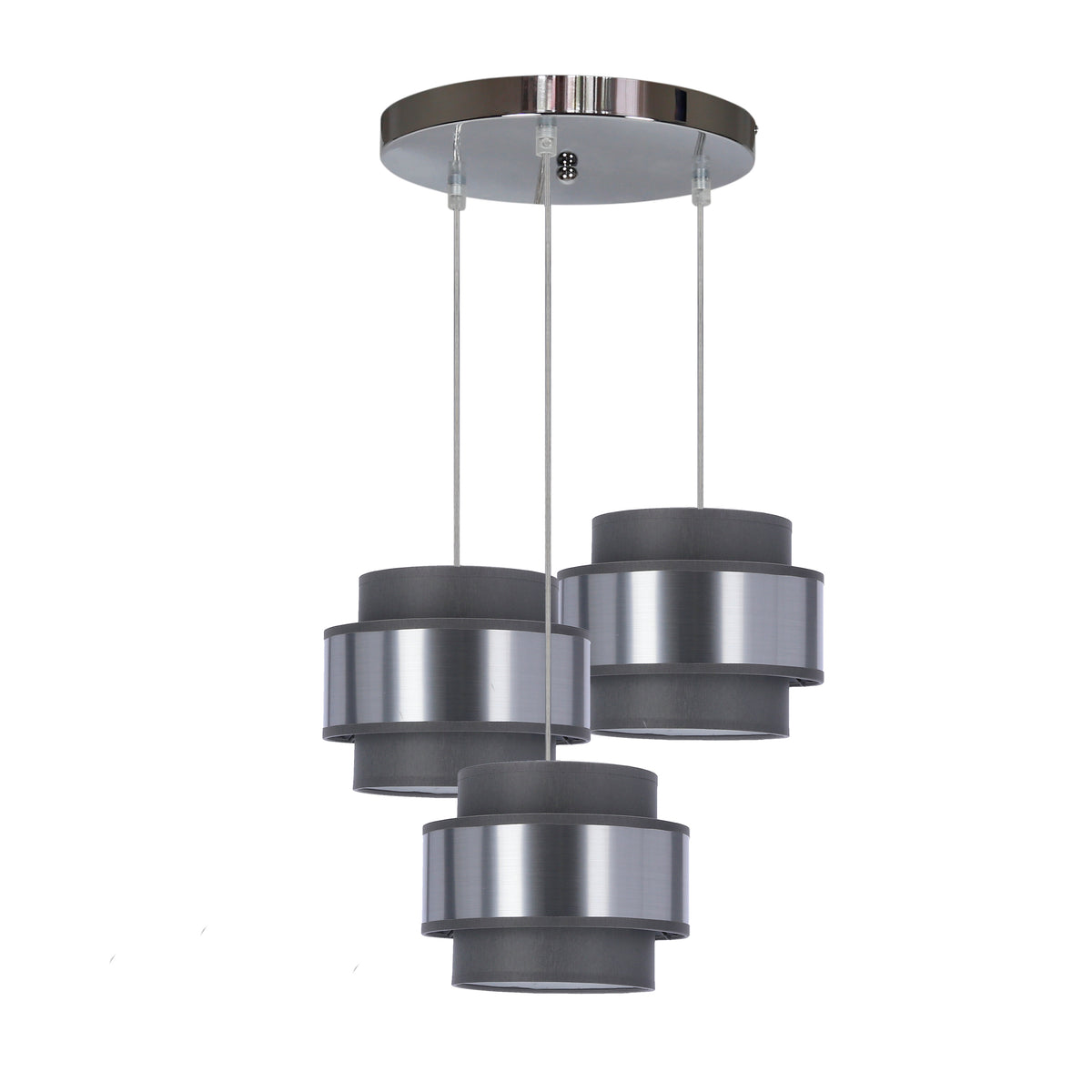 Suspension trois abat-jours cylindriques argentés et tissu sombre sur fond blanc, vue de face.