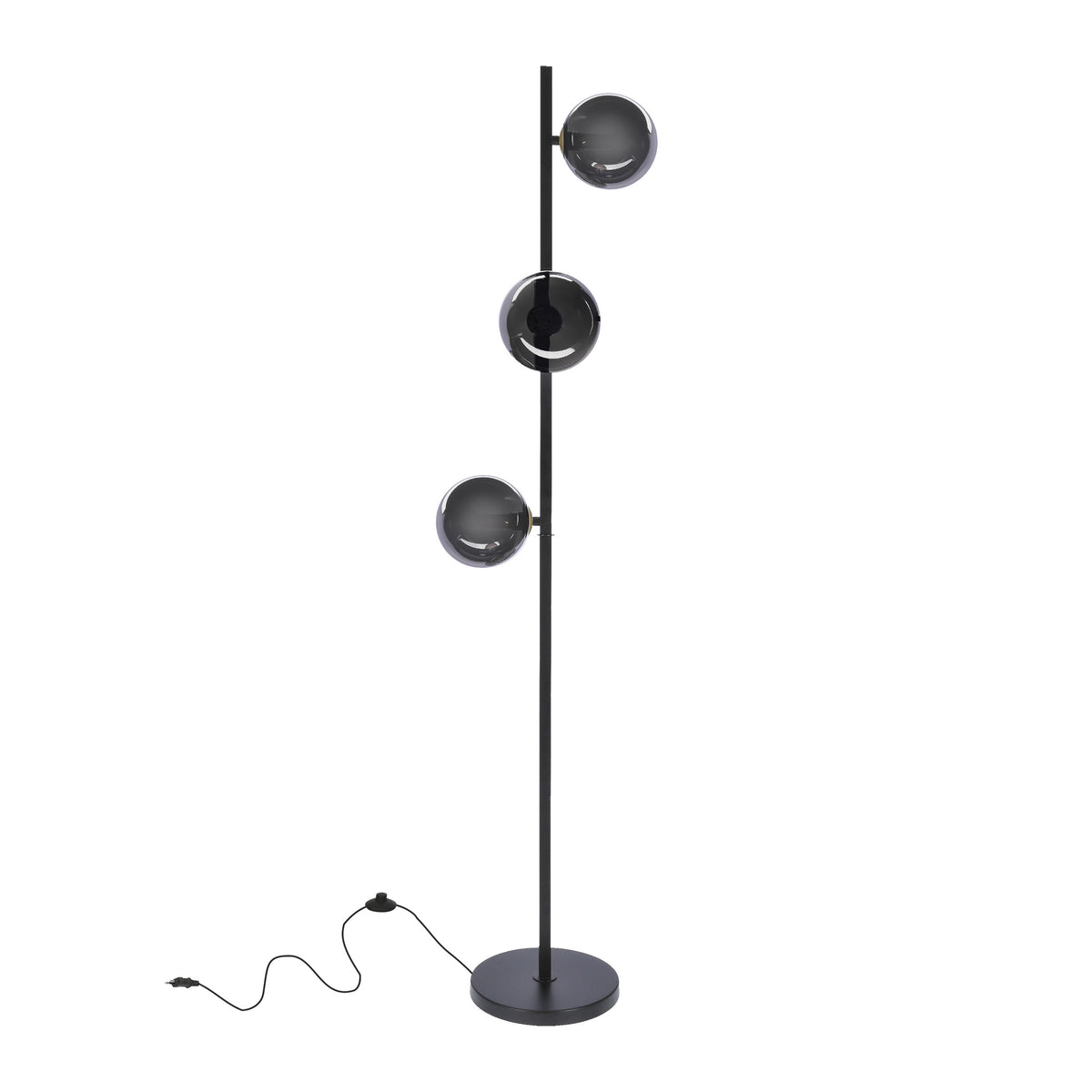 Lampadaire noir à trois globes de verre fumé, vu de face sur fond blanc