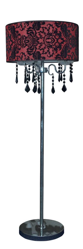 Lampadaire entier sur fond blanc, abat-jour rouge damassé et pampilles noires pendantes