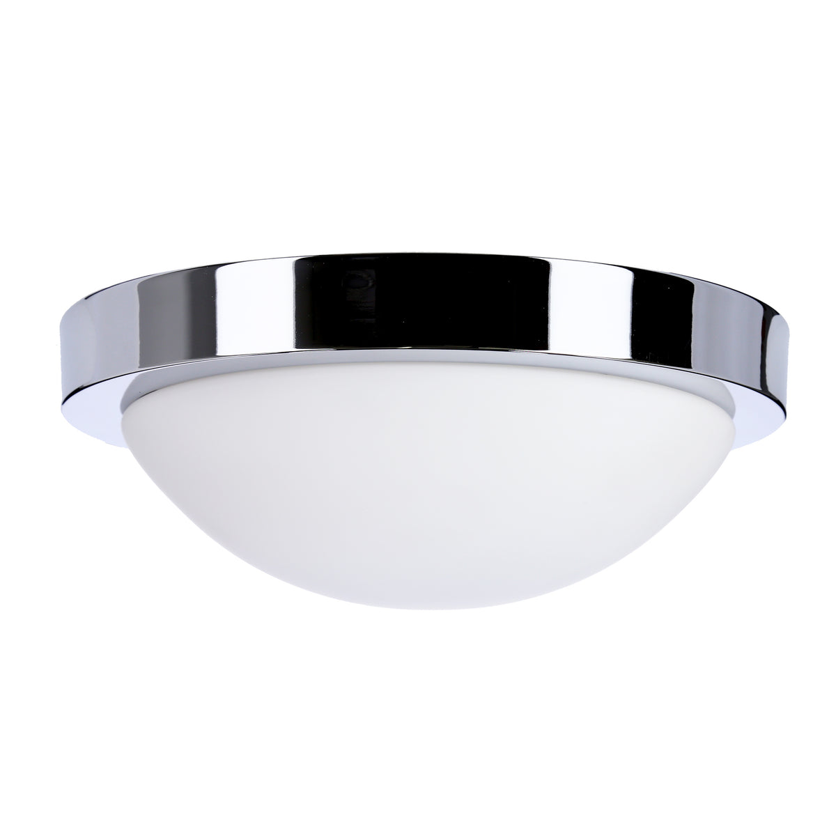 Plafonnier rond au cerclage chromé et diffuseur en verre blanc, vu de face.
