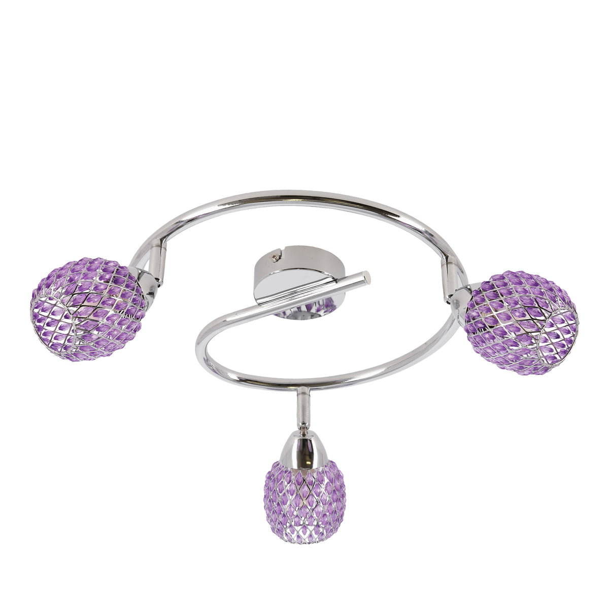 Plafonnier trois lumières vu de face sur fond blanc, anneau chromé et globes violets en cristal