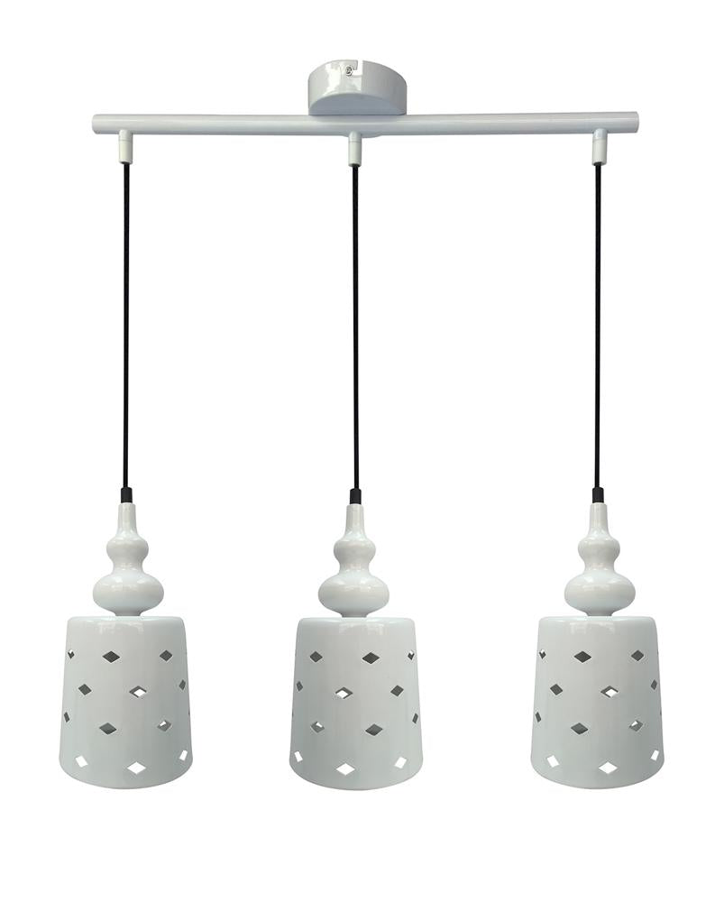 Suspension blanche trois abat-jour cylindriques perforés fixés sur barre horizontale