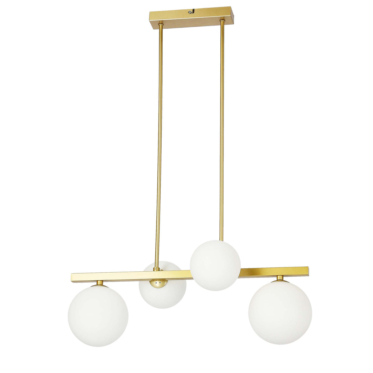 Vue de trois quarts de la suspension laiton avec ses quatre globes en verre opalin.