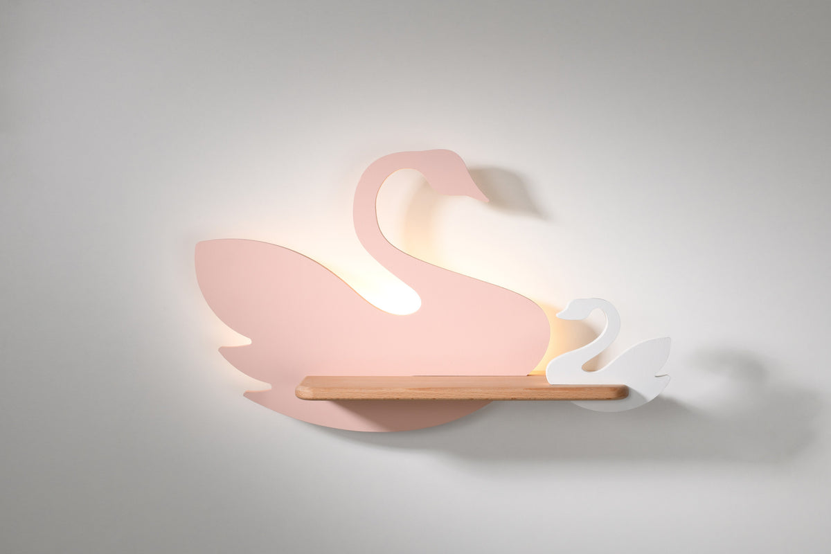 Vue de face de l'applique allumée sur mur blanc avec halo lumineux diffus