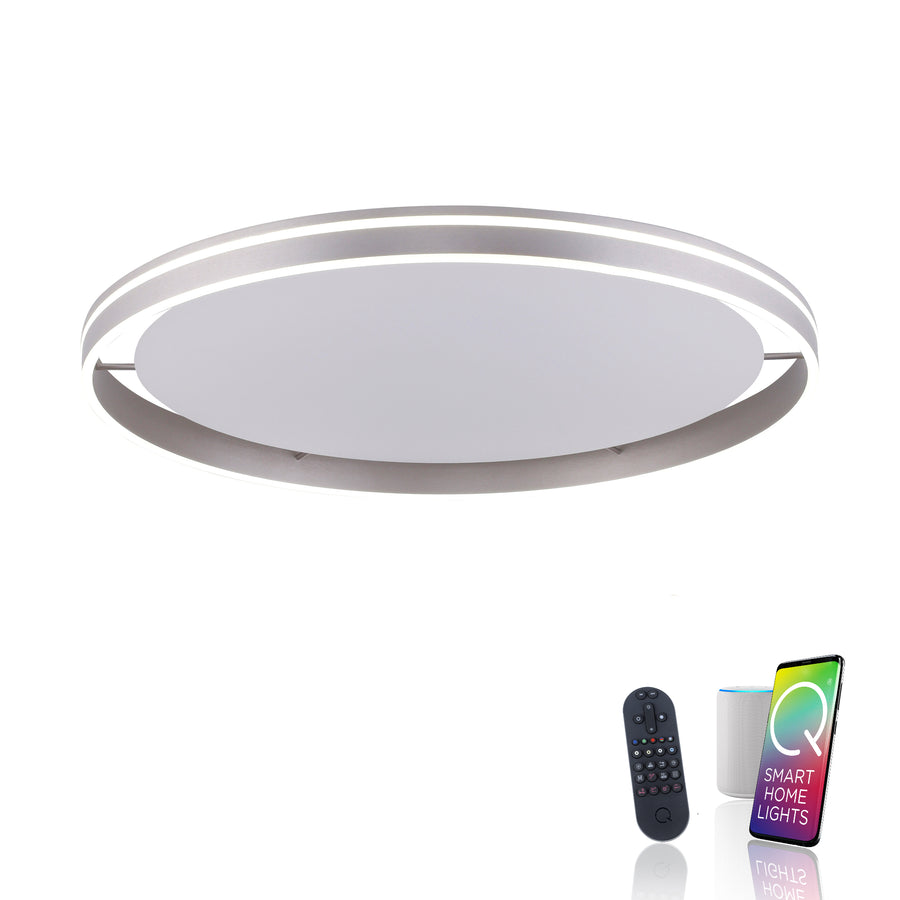Plafonnier présenté avec télécommande, enceinte connectée et application smartphone