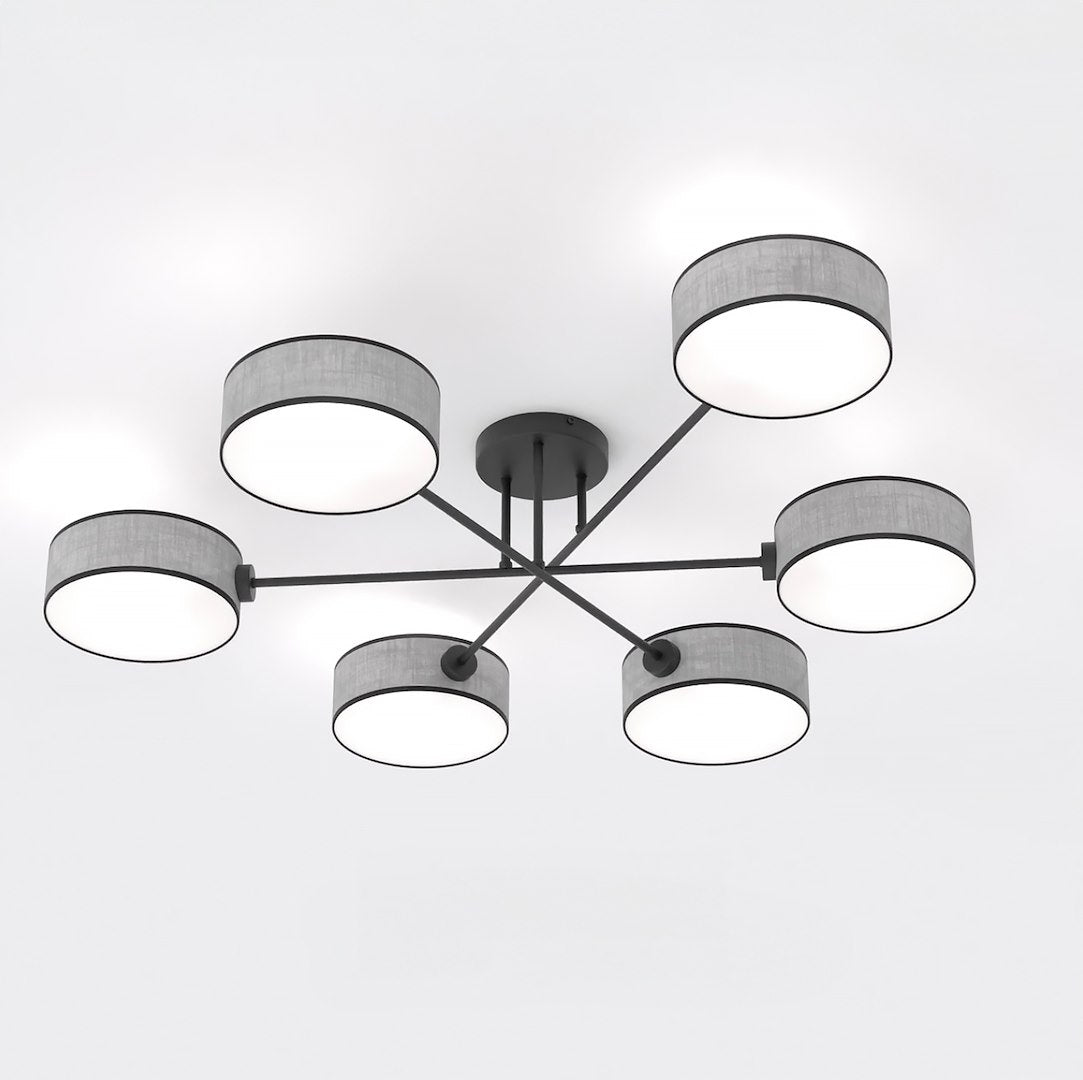 Vue de dessous du plafonnier six lumières aux abat-jours cylindriques gris clair