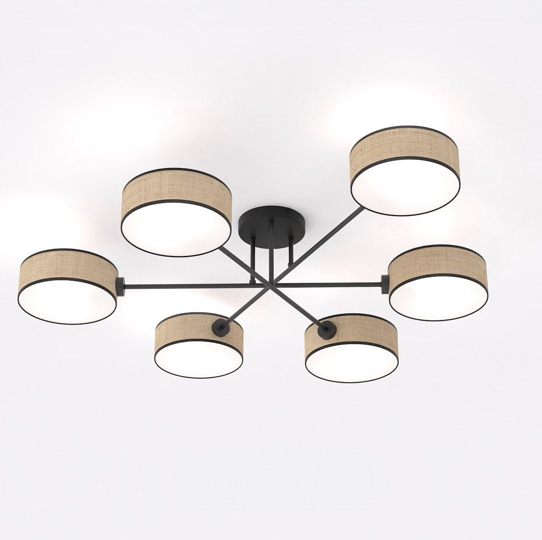 Plafonnier six lumières vu de face, abat-jours cylindriques en rotin beige cerclés de noir