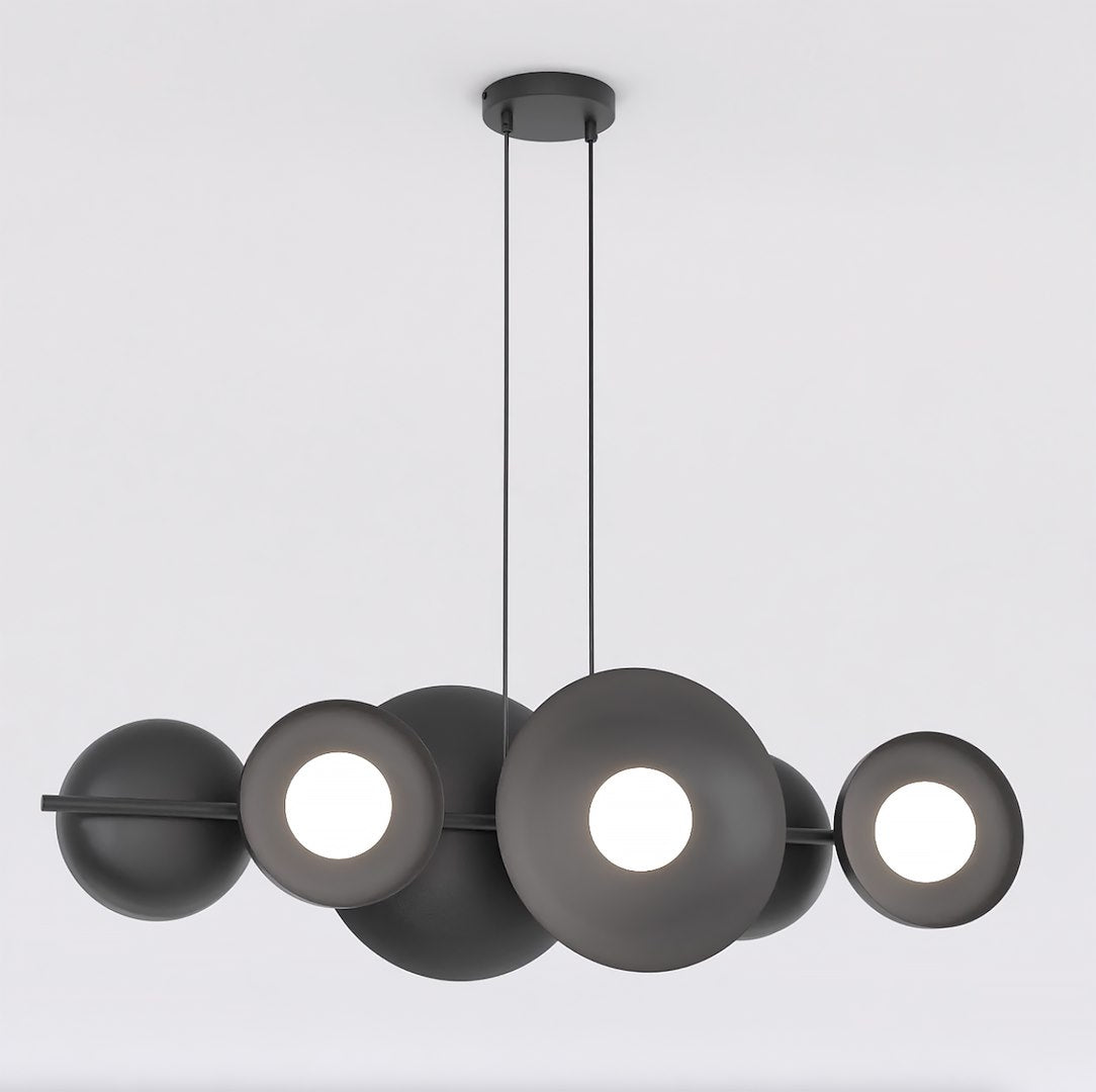 Lustre noir suspendu, six disques sphériques alignés sur une tige horizontale, vue de face